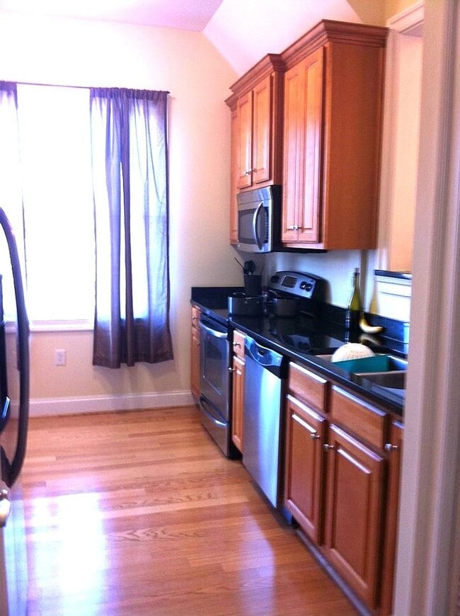 Building Photo - 2 bedroom/ 2 bathroom- Bennington on the Park