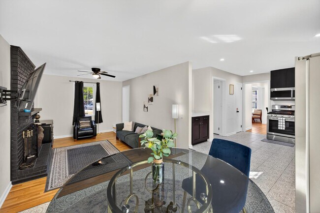 Building Photo - 8081 Kittery Ave