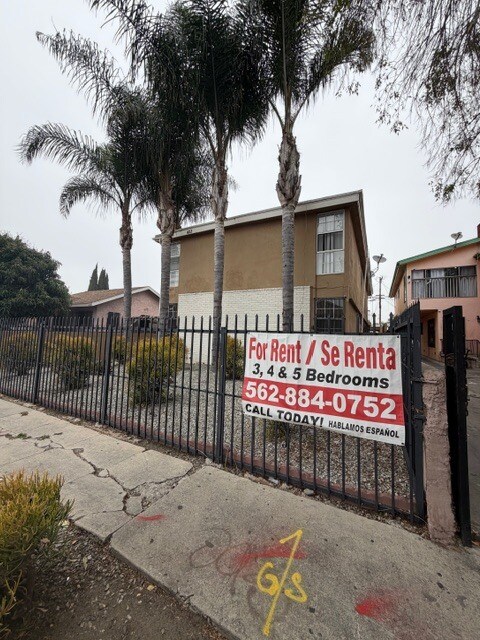 Building Photo - 423 E 82nd St