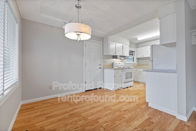 Building Photo - 3539 N Arlington Pl