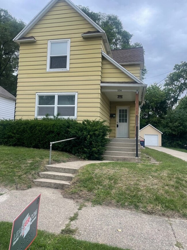 Building Photo - Updated Three Bedroom Home on the NE side ...