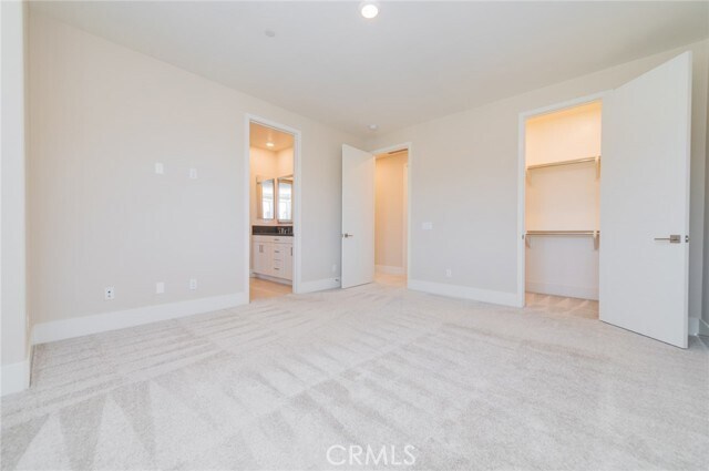 Building Photo - 60 Ray