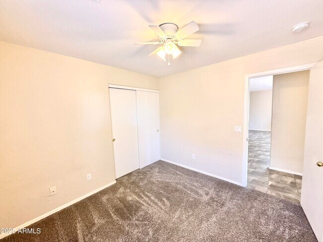 Building Photo - 13221 W Lisbon Ln