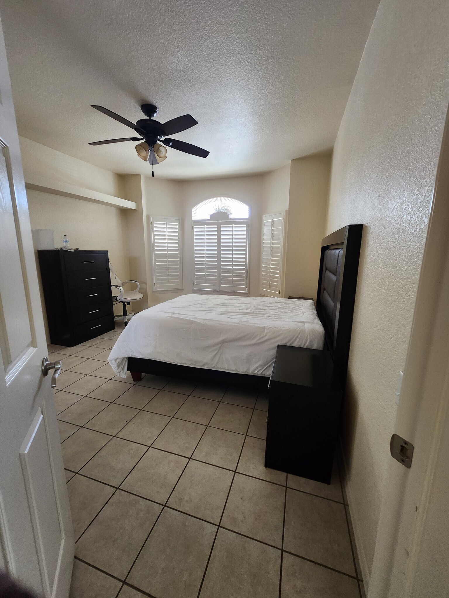 Building Photo - 3637 Tierra Vergel