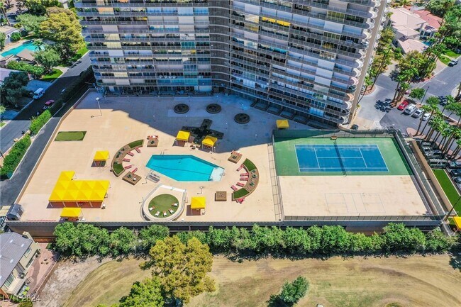 Building Photo - 3111 Bel Air Dr