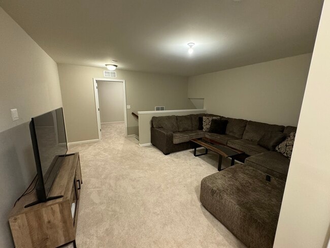Building Photo - 50044 Norfolk Ct