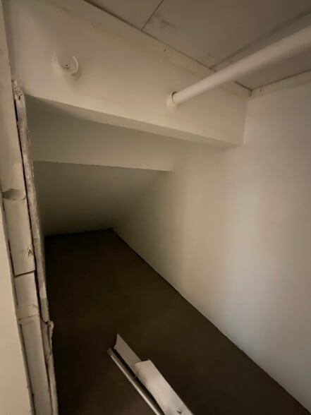 Building Photo - 49 Irving St