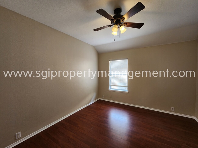 Building Photo - 1415 Murphy Dr