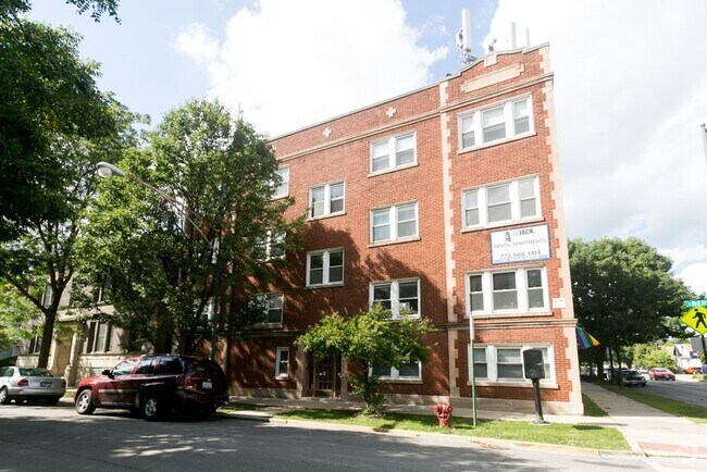Building Photo - 1604 W Berwyn Ave
