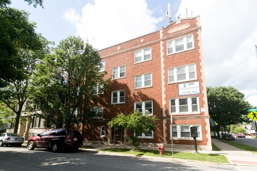 Primary Photo - 1604 W Berwyn Ave