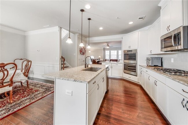 Building Photo - 2616 Vintage Dr