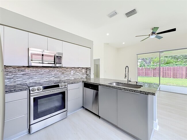 Building Photo - 16204 Opal Creek Dr