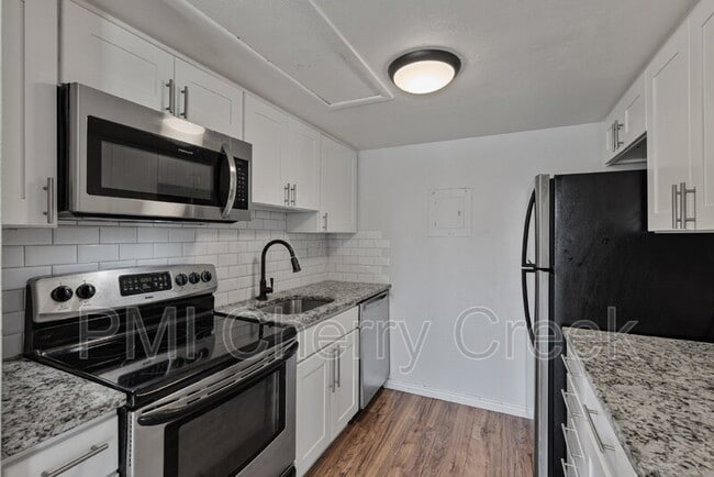 Building Photo - 3424 S Locust St