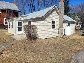 Building Photo - 143 Centennial St