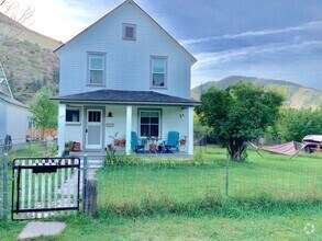 Building Photo - Three Bedroom House in the Lower Rattlesnake