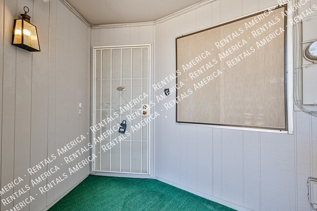Building Photo - 13610 N 108th Dr