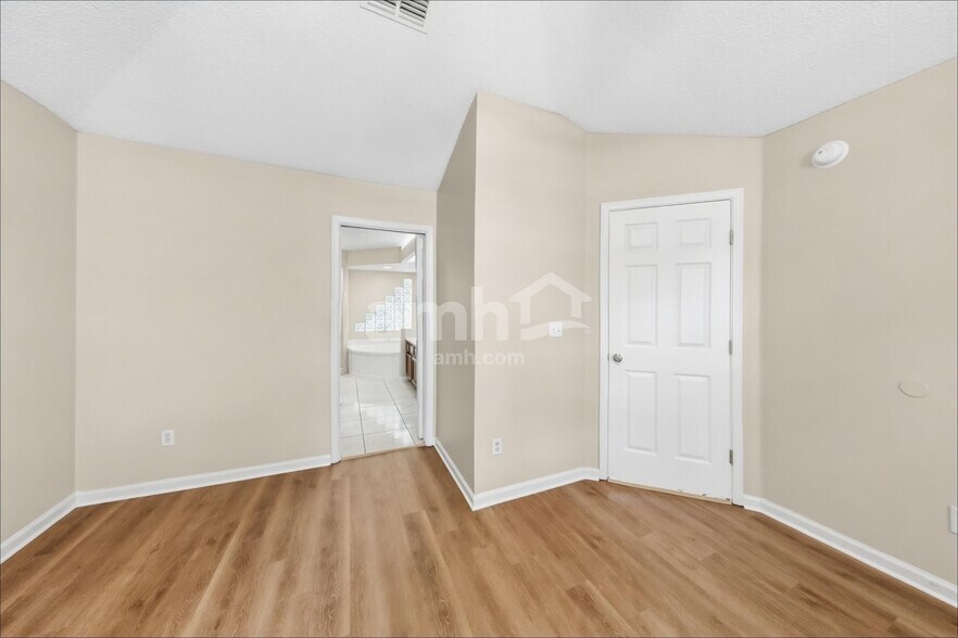 Building Photo - 1773 Chandelier Cir E