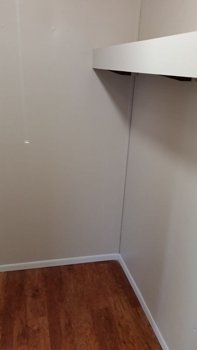 Building Photo - 8830 Highland View Rd