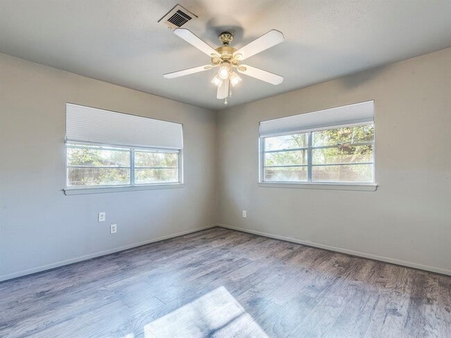 Building Photo - 10606 Macmora Rd