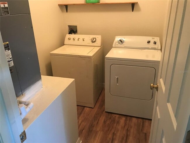 Building Photo - 638 Caribou Ct