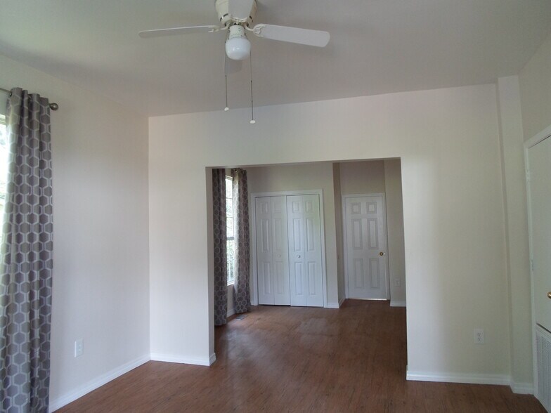 Building Photo - 1610 Lexington Ave