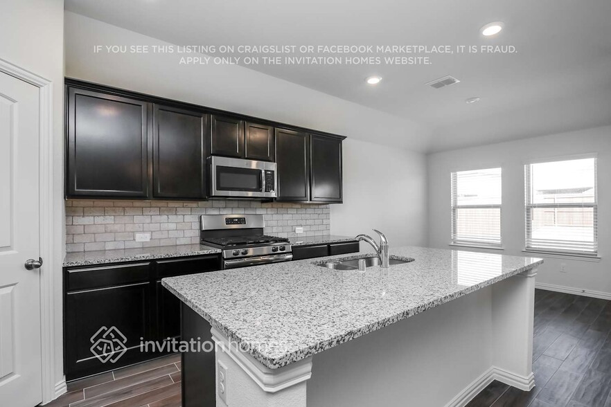 Building Photo - 1317 Rembrandt Dr