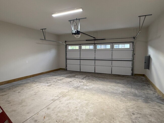 Building Photo - Short term Rental Home!