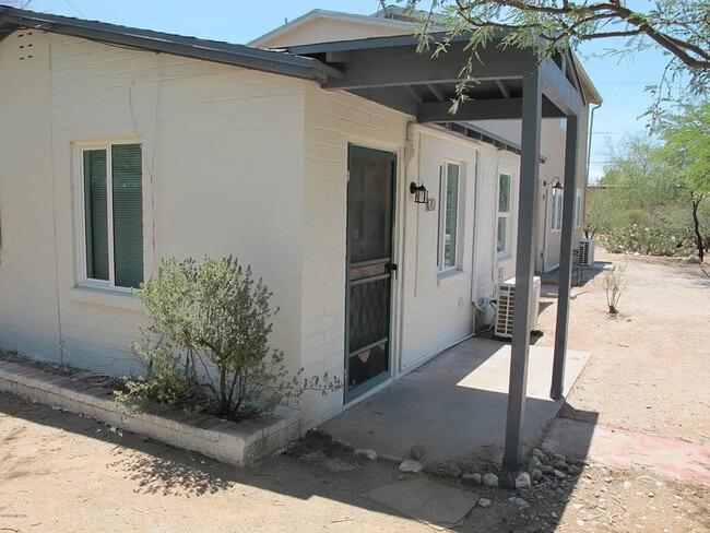 Building Photo - House for Rent