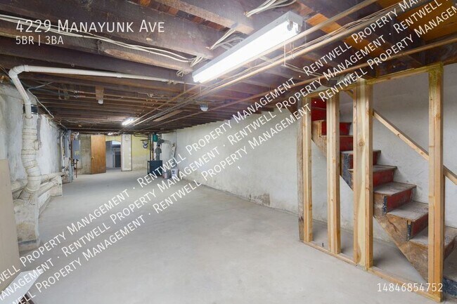 Building Photo - 5BR 2.5 BA_ 2,000 Sq Ft. Townhome in Manay...
