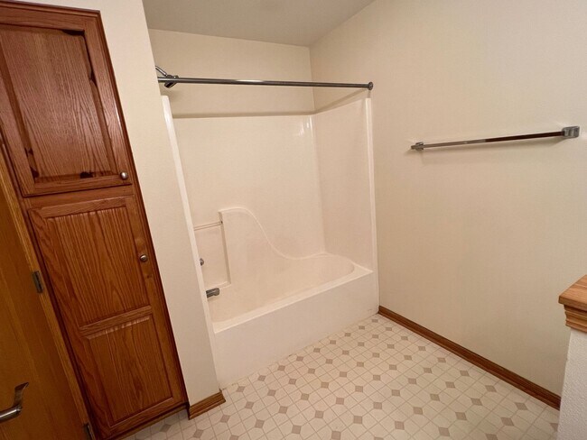 Building Photo - 2519 Bristol Dr