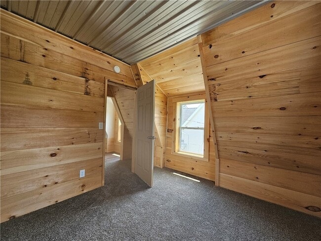 Building Photo - 207 East Ave