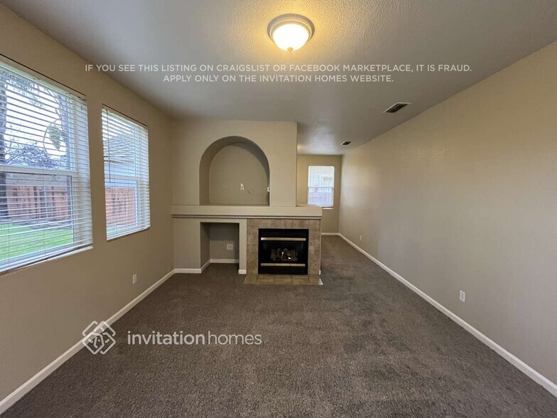 Building Photo - 301 Unity Cir