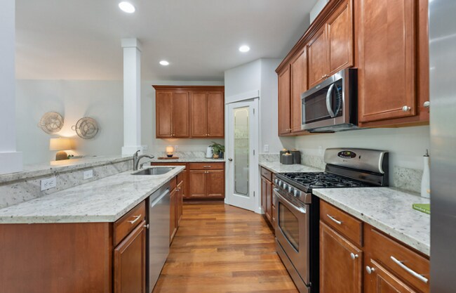 Building Photo - Spacious 5-Bedroom Retreat with Private Gr...