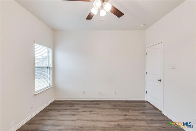 Building Photo - 3505 Abraham Dr