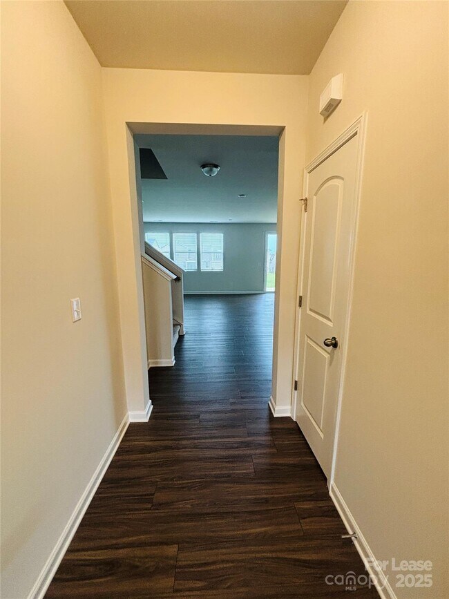 Building Photo - 3147 Cheyney Park Dr