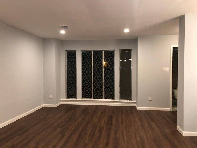 Building Photo - 13168 Trail Hollow Dr