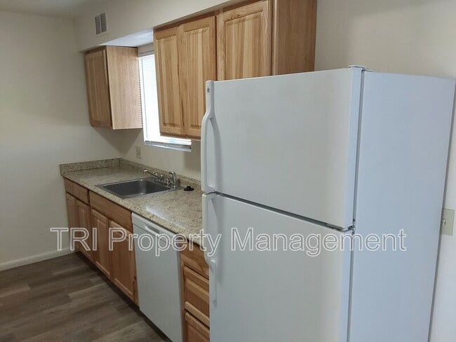 Building Photo - 2503 27th St