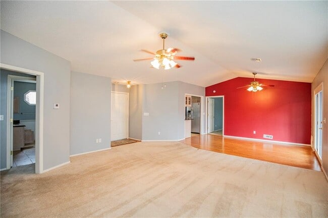 Building Photo - 2 Newburgh Dr