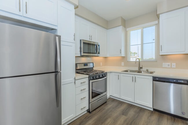 Building Photo - Los Alamitos Luxury Apartments