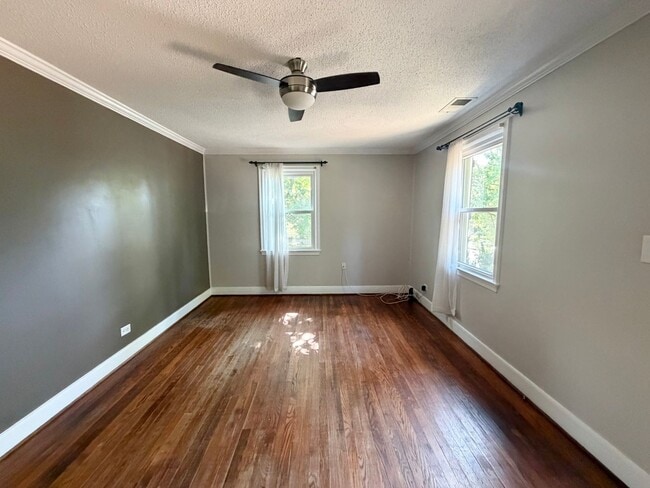 Building Photo - 1627 Mason Ln