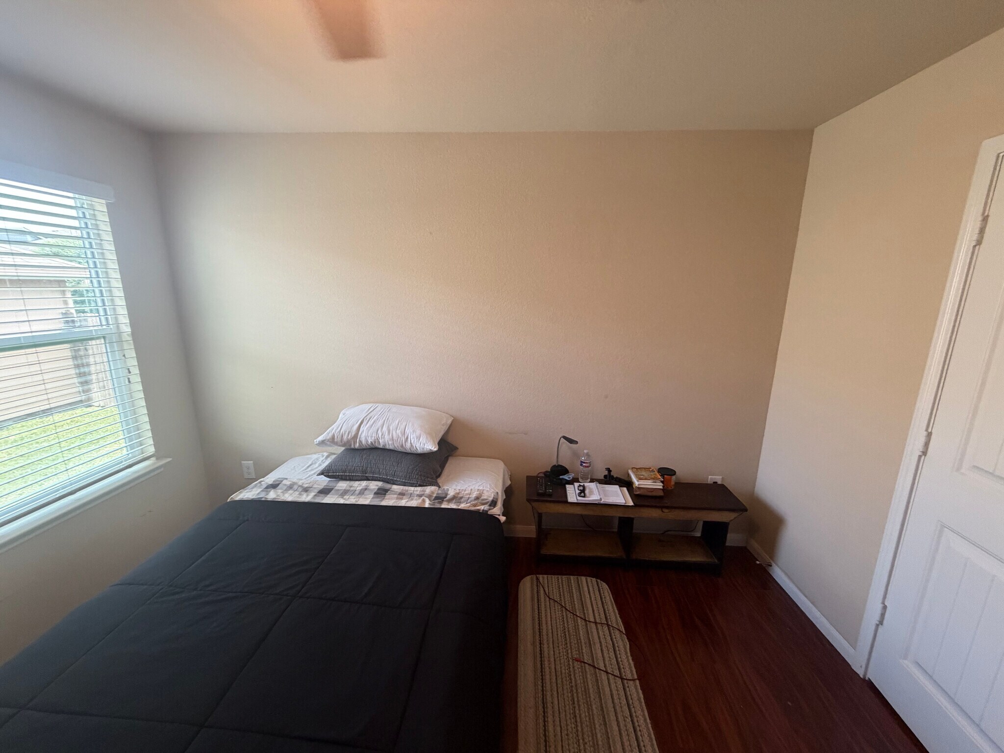 Building Photo - Room in House on Bettylou Ln