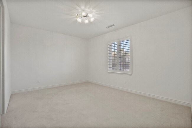 Building Photo - 707 N Rubel