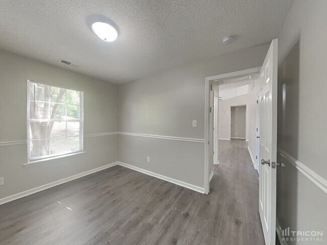 Building Photo - 1217 Capps Hollow Dr