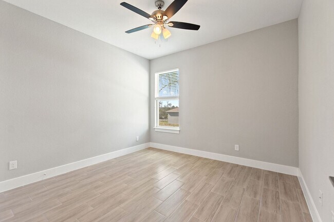 Building Photo - Deposit-Free! Modern, energy efficient hom...