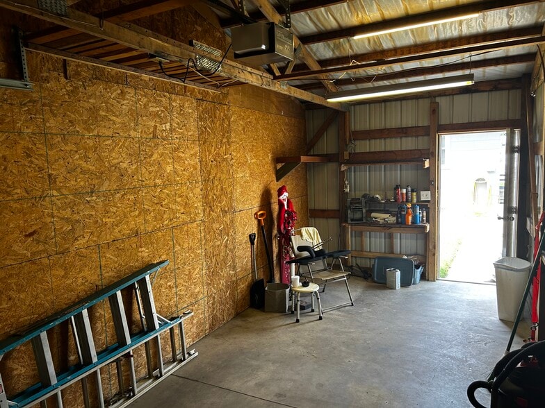 Garage - 1702 Graylock St