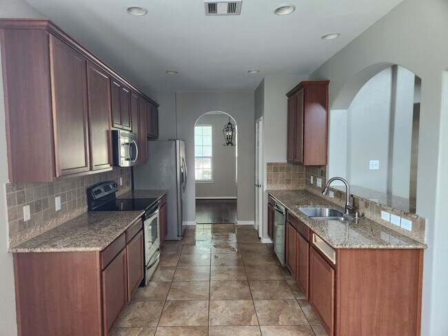 Building Photo - 20676 Oakhurst Meadows Dr