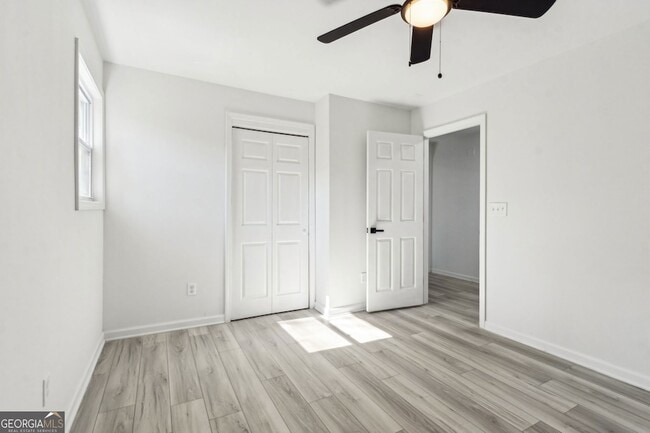 Building Photo - 597 Paper Mill Rd