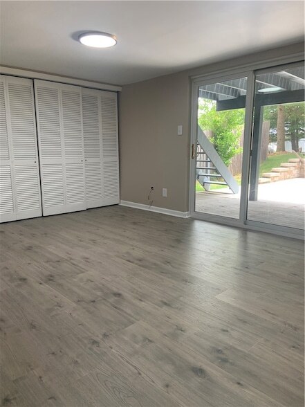 Building Photo - 203 Parkwood Dr