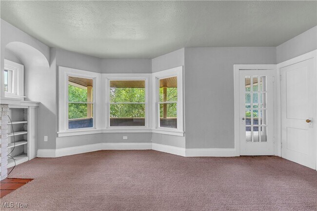 Building Photo - 862 Greyton Rd