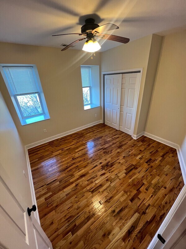 Building Photo - 10 Woodmont Rd